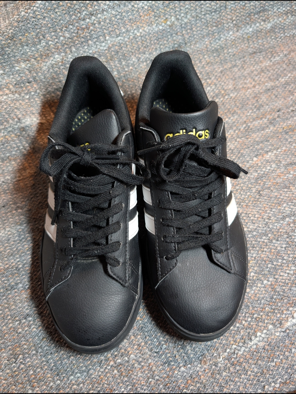 adidas Women's Black & White Classic Trainer - Picture 6 of 10